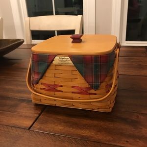 2000 Deck the Halls Baskets